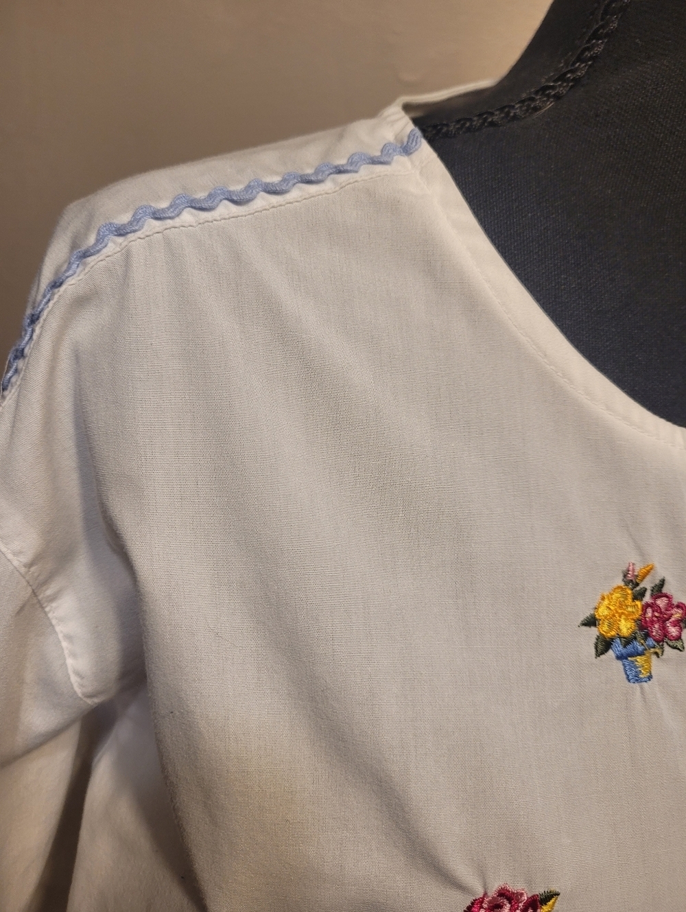 Cabin Creek Vintage Floral Embroidered Button Down Shirt Large Grannycore - Picture 2 of 6